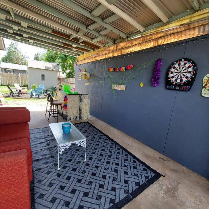 Cheerful 3 Bedroom House. Great Location โคโลราโดสปริงส์ ภายนอก รูปภาพ