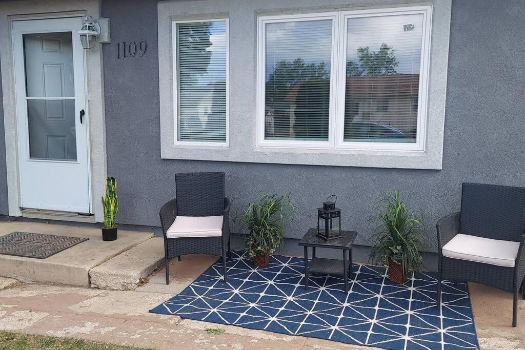 Cheerful 3 Bedroom House. Great Location โคโลราโดสปริงส์ ภายนอก รูปภาพ