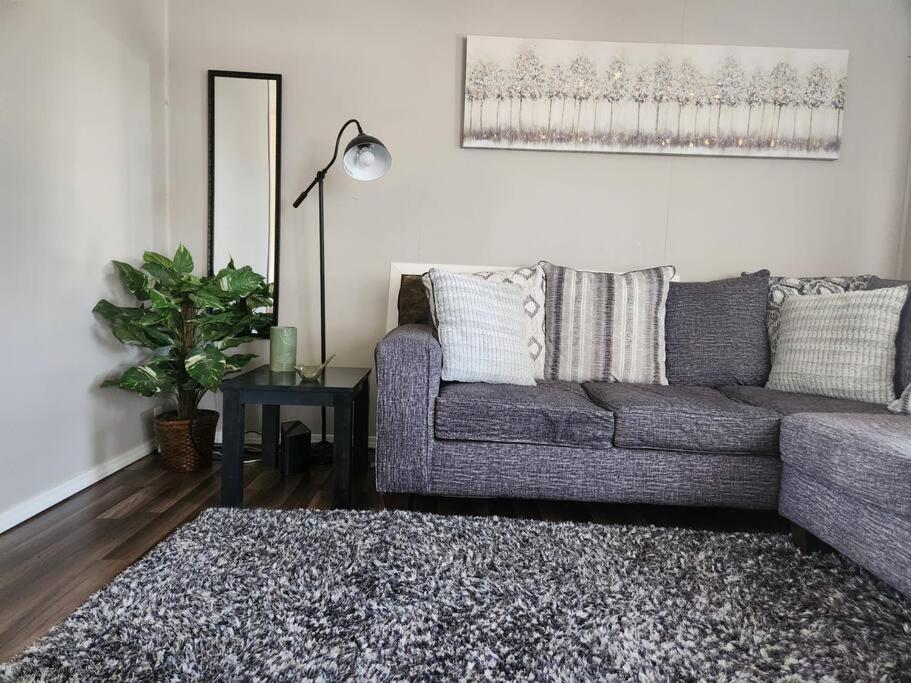 Cheerful 3 Bedroom House. Great Location โคโลราโดสปริงส์ ภายนอก รูปภาพ